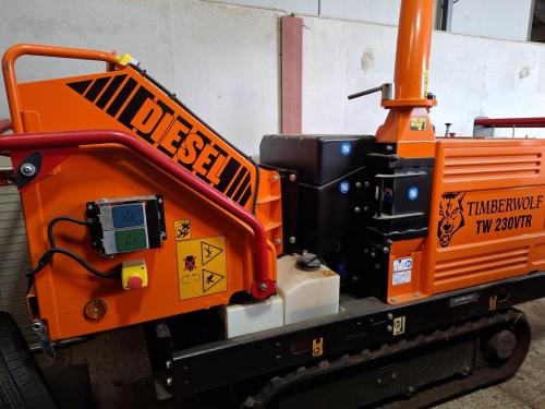 More information about "Timberwolf TW230 VTR tracked chipper"