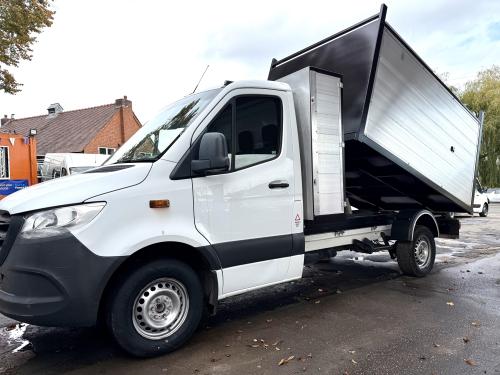 More information about "Mercedes Sprinter Full Arborist New Tipper Body with fixed toolbox RWD"