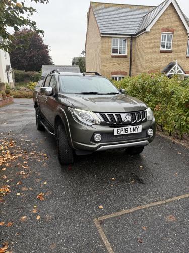 More information about "Mitsubishi L200 Barbarian"