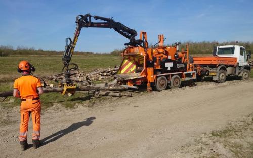 More information about "Used Bandit 20XP Wood Chipper with Crane"