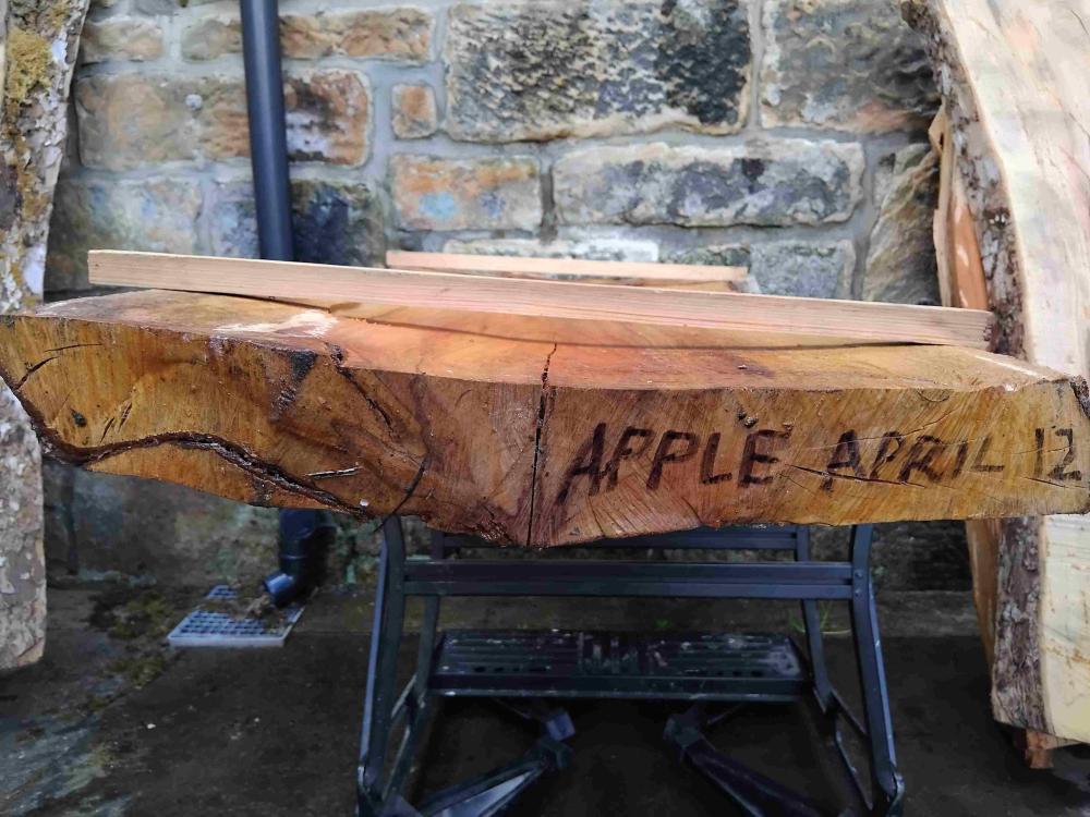 Appleslabcupped.thumb.jpg.5751af95016267a25ebdc8e7645a534e.jpg